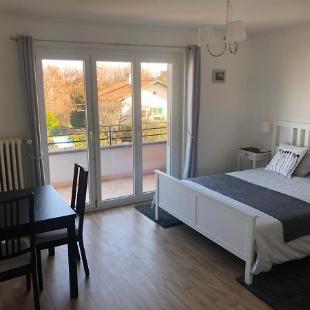 Au Bonheur Des Iris Bed & Breakfast Rolle Ngoại thất bức ảnh